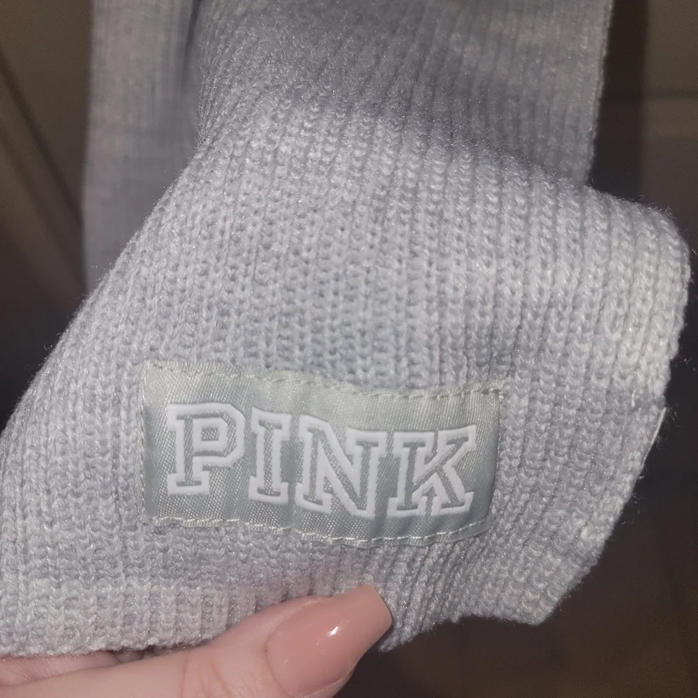 VICTORIAS SECRET PINK grey logo scarf NWT